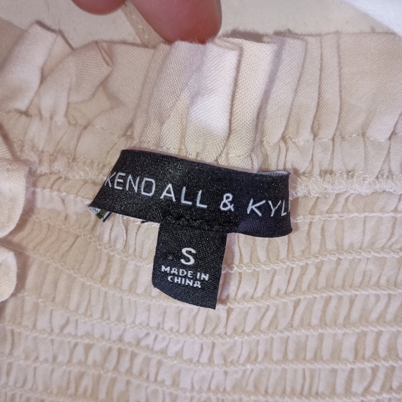 Kendall and Kylie Tan Crop Top NWOT - Picture 3 of 4